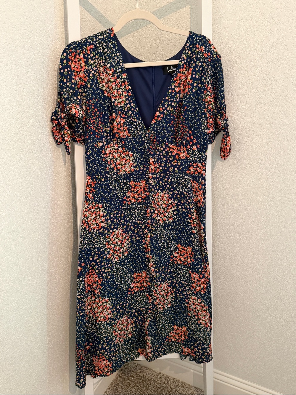 Lulu's Navy Floral V-Neck Tie-Sleeve Midi Dress with Coral & Cream Flowers